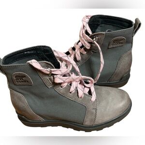 Sorel Women Size 7 Evie II Gray Leather Hidden Wedge Boots Booties NL5024-052